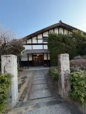 金蓮寺の{uncategorized: "未分類", other: "その他", undefined: "問題あり", building: "その他建物", grave: "お墓", sacred_gate: "鳥居", guardian: "狛犬", statue: "像", buddha: "仏像", history: "歴史", nature: "自然", garden: "庭園", animal: "動物", pagoda: "塔", temizu: "手水舎", mountain_gate: "山門・神門", sanctuary: "本殿・本堂", subordinate: "末社・摂社", art: "芸術", scenery: "景色", jizo: "地蔵", ema: "絵馬", goshuin: "御朱印", omikuji: "おみくじ", items: "授与品その他", amulet: "お守り", goshuincho: "御朱印帳", eats: "食事", festival: "お祭り", votive_dance: "神楽", shichigosan: "七五三参", wedding: "結婚式", experience: "体験その他", initially: "初詣", around: "周辺", anti_infection: "感染症対策"}