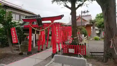 於菊稲荷神社の鳥居