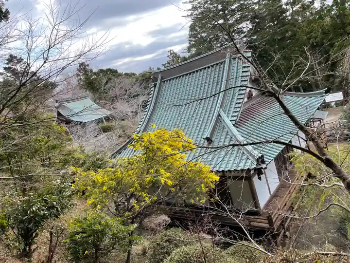 真野寺の本殿・本堂