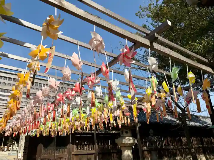 白鳥神社の{uncategorized: "未分類", other: "その他", undefined: "問題あり", building: "その他建物", grave: "お墓", sacred_gate: "鳥居", guardian: "狛犬", statue: "像", buddha: "仏像", history: "歴史", nature: "自然", garden: "庭園", animal: "動物", pagoda: "塔", temizu: "手水舎", mountain_gate: "山門・神門", sanctuary: "本殿・本堂", subordinate: "末社・摂社", art: "芸術", scenery: "景色", jizo: "地蔵", ema: "絵馬", goshuin: "御朱印", omikuji: "おみくじ", items: "授与品その他", amulet: "お守り", goshuincho: "御朱印帳", eats: "食事", festival: "お祭り", votive_dance: "神楽", shichigosan: "七五三参", wedding: "結婚式", experience: "体験その他", initially: "初詣", around: "周辺", anti_infection: "感染症対策"}