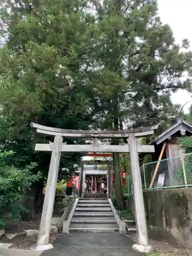 花山稲荷神社の鳥居