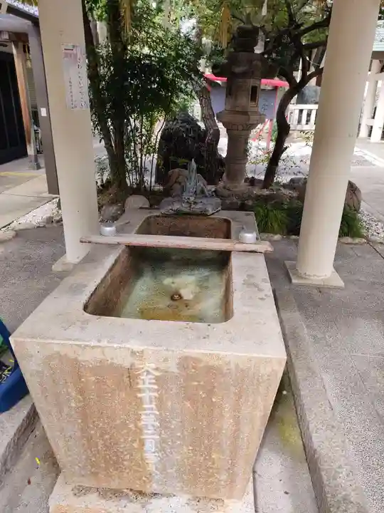 六所宮の手水舎