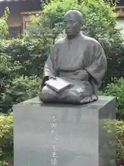 松陰神社の像