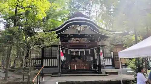 新屋山神社(山梨県)