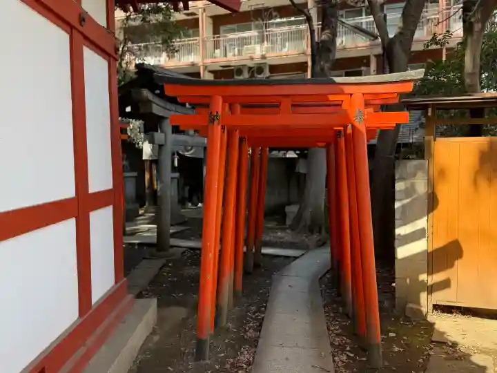 王子稲荷神社の{uncategorized: "未分類", other: "その他", undefined: "問題あり", building: "その他建物", grave: "お墓", sacred_gate: "鳥居", guardian: "狛犬", statue: "像", buddha: "仏像", history: "歴史", nature: "自然", garden: "庭園", animal: "動物", pagoda: "塔", temizu: "手水舎", mountain_gate: "山門・神門", sanctuary: "本殿・本堂", subordinate: "末社・摂社", art: "芸術", scenery: "景色", jizo: "地蔵", ema: "絵馬", goshuin: "御朱印", omikuji: "おみくじ", items: "授与品その他", amulet: "お守り", goshuincho: "御朱印帳", eats: "食事", festival: "お祭り", votive_dance: "神楽", shichigosan: "七五三参", wedding: "結婚式", experience: "体験その他", initially: "初詣", around: "周辺", anti_infection: "感染症対策"}