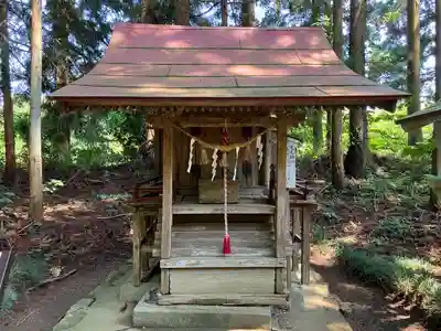 涼ケ岡八幡神社の末社・摂社