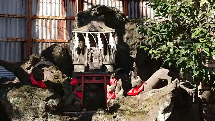 飛木稲荷神社の末社・摂社