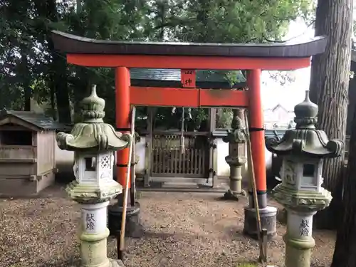 名居神社の末社・摂社
