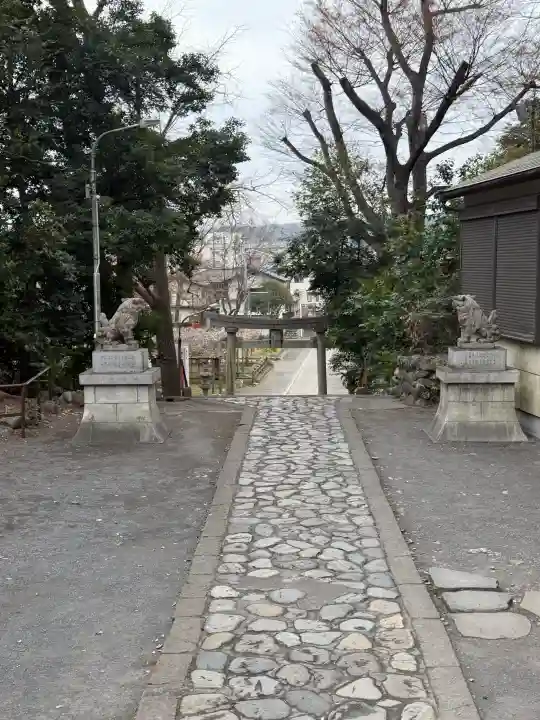 日吉神社の{uncategorized: "未分類", other: "その他", undefined: "問題あり", building: "その他建物", grave: "お墓", sacred_gate: "鳥居", guardian: "狛犬", statue: "像", buddha: "仏像", history: "歴史", nature: "自然", garden: "庭園", animal: "動物", pagoda: "塔", temizu: "手水舎", mountain_gate: "山門・神門", sanctuary: "本殿・本堂", subordinate: "末社・摂社", art: "芸術", scenery: "景色", jizo: "地蔵", ema: "絵馬", goshuin: "御朱印", omikuji: "おみくじ", items: "授与品その他", amulet: "お守り", goshuincho: "御朱印帳", eats: "食事", festival: "お祭り", votive_dance: "神楽", shichigosan: "七五三参", wedding: "結婚式", experience: "体験その他", initially: "初詣", around: "周辺", anti_infection: "感染症対策"}