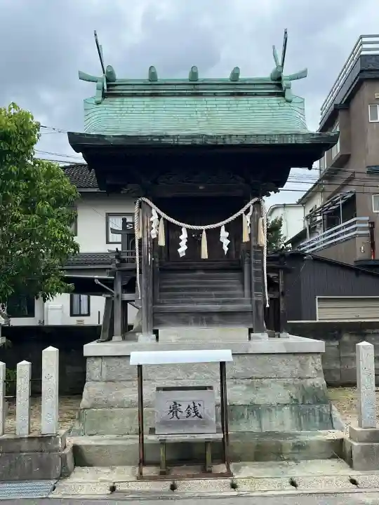 似島胡神社の{uncategorized: "未分類", other: "その他", undefined: "問題あり", building: "その他建物", grave: "お墓", sacred_gate: "鳥居", guardian: "狛犬", statue: "像", buddha: "仏像", history: "歴史", nature: "自然", garden: "庭園", animal: "動物", pagoda: "塔", temizu: "手水舎", mountain_gate: "山門・神門", sanctuary: "本殿・本堂", subordinate: "末社・摂社", art: "芸術", scenery: "景色", jizo: "地蔵", ema: "絵馬", goshuin: "御朱印", omikuji: "おみくじ", items: "授与品その他", amulet: "お守り", goshuincho: "御朱印帳", eats: "食事", festival: "お祭り", votive_dance: "神楽", shichigosan: "七五三参", wedding: "結婚式", experience: "体験その他", initially: "初詣", around: "周辺", anti_infection: "感染症対策"}
