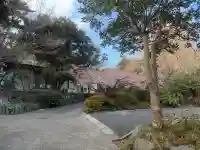 貞宗寺の{uncategorized: "未分類", other: "その他", undefined: "問題あり", building: "その他建物", grave: "お墓", sacred_gate: "鳥居", guardian: "狛犬", statue: "像", buddha: "仏像", history: "歴史", nature: "自然", garden: "庭園", animal: "動物", pagoda: "塔", temizu: "手水舎", mountain_gate: "山門・神門", sanctuary: "本殿・本堂", subordinate: "末社・摂社", art: "芸術", scenery: "景色", jizo: "地蔵", ema: "絵馬", goshuin: "御朱印", omikuji: "おみくじ", items: "授与品その他", amulet: "お守り", goshuincho: "御朱印帳", eats: "食事", festival: "お祭り", votive_dance: "神楽", shichigosan: "七五三参", wedding: "結婚式", experience: "体験その他", initially: "初詣", around: "周辺", anti_infection: "感染症対策"}