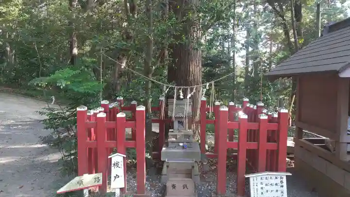 麻賀多神社の末社・摂社