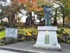 上杉神社の像