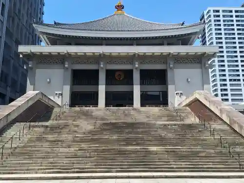 本願寺津村別院の{uncategorized: "未分類", other: "その他", undefined: "問題あり", building: "その他建物", grave: "お墓", sacred_gate: "鳥居", guardian: "狛犬", statue: "像", buddha: "仏像", history: "歴史", nature: "自然", garden: "庭園", animal: "動物", pagoda: "塔", temizu: "手水舎", mountain_gate: "山門・神門", sanctuary: "本殿・本堂", subordinate: "末社・摂社", art: "芸術", scenery: "景色", jizo: "地蔵", ema: "絵馬", goshuin: "御朱印", omikuji: "おみくじ", items: "授与品その他", amulet: "お守り", goshuincho: "御朱印帳", eats: "食事", festival: "お祭り", votive_dance: "神楽", shichigosan: "七五三参", wedding: "結婚式", experience: "体験その他", initially: "初詣", around: "周辺", anti_infection: "感染症対策"}
