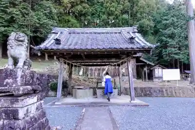 石座神社の手水舎