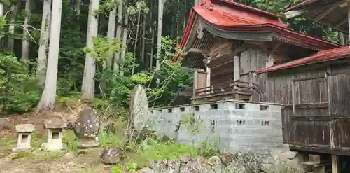 深山神社の本殿