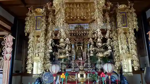 高野寺の本殿・本堂