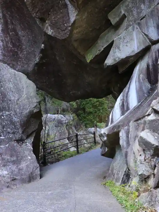 夫婦木神社姫の宮の{uncategorized: "未分類", other: "その他", undefined: "問題あり", building: "その他建物", grave: "お墓", sacred_gate: "鳥居", guardian: "狛犬", statue: "像", buddha: "仏像", history: "歴史", nature: "自然", garden: "庭園", animal: "動物", pagoda: "塔", temizu: "手水舎", mountain_gate: "山門・神門", sanctuary: "本殿・本堂", subordinate: "末社・摂社", art: "芸術", scenery: "景色", jizo: "地蔵", ema: "絵馬", goshuin: "御朱印", omikuji: "おみくじ", items: "授与品その他", amulet: "お守り", goshuincho: "御朱印帳", eats: "食事", festival: "お祭り", votive_dance: "神楽", shichigosan: "七五三参", wedding: "結婚式", experience: "体験その他", initially: "初詣", around: "周辺", anti_infection: "感染症対策"}