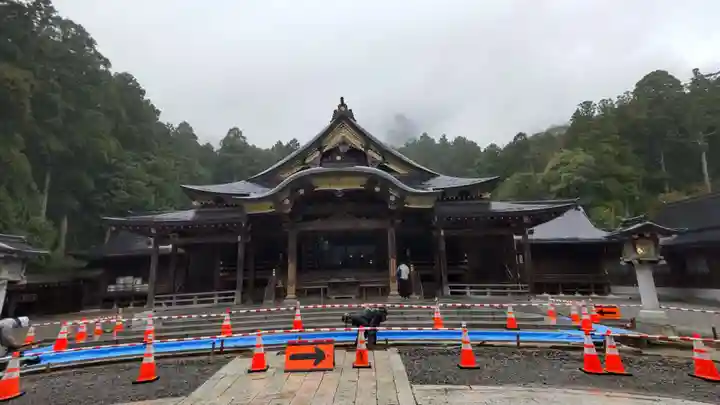 彌彦神社の本殿・本堂
