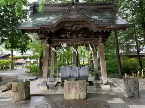 諏訪大社下社秋宮の手水舎