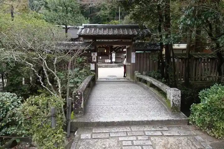 宇治上神社の山門・神門