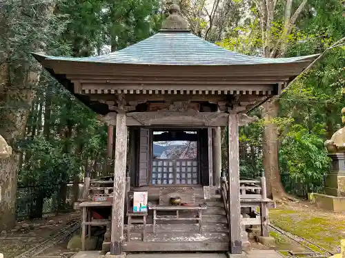 高館義経堂の建物その他