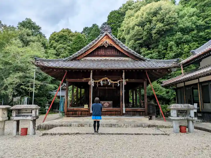 曽野稲荷神社の本殿・本堂