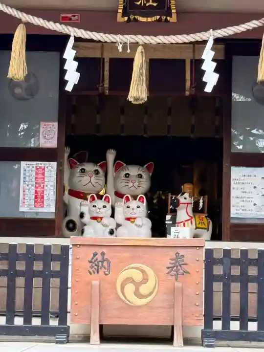 今戸神社の{uncategorized: "未分類", other: "その他", undefined: "問題あり", building: "その他建物", grave: "お墓", sacred_gate: "鳥居", guardian: "狛犬", statue: "像", buddha: "仏像", history: "歴史", nature: "自然", garden: "庭園", animal: "動物", pagoda: "塔", temizu: "手水舎", mountain_gate: "山門・神門", sanctuary: "本殿・本堂", subordinate: "末社・摂社", art: "芸術", scenery: "景色", jizo: "地蔵", ema: "絵馬", goshuin: "御朱印", omikuji: "おみくじ", items: "授与品その他", amulet: "お守り", goshuincho: "御朱印帳", eats: "食事", festival: "お祭り", votive_dance: "神楽", shichigosan: "七五三参", wedding: "結婚式", experience: "体験その他", initially: "初詣", around: "周辺", anti_infection: "感染症対策"}