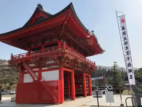 成田山名古屋別院大聖寺(犬山成田山)の山門・神門