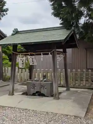 天神社・覚明堂(牛山町)の手水舎