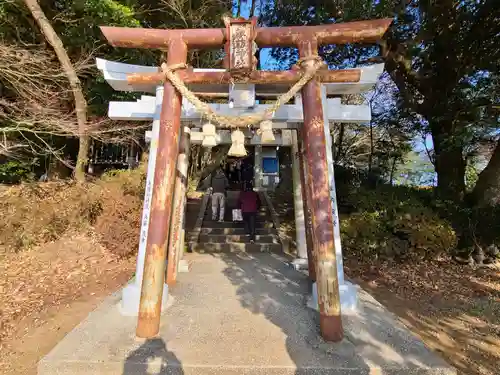 諏訪神社の鳥居