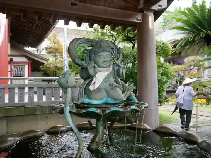 温泉山 安楽寺(四国霊場第六番札所)の手水舎