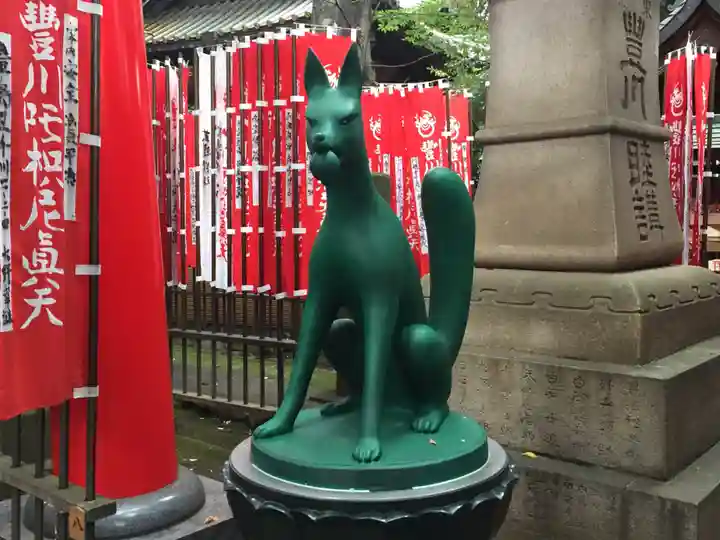 豊川稲荷東京別院の狛犬