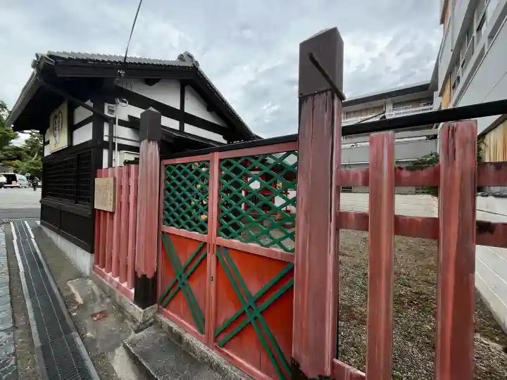 采女神社の{uncategorized: "未分類", other: "その他", undefined: "問題あり", building: "その他建物", grave: "お墓", sacred_gate: "鳥居", guardian: "狛犬", statue: "像", buddha: "仏像", history: "歴史", nature: "自然", garden: "庭園", animal: "動物", pagoda: "塔", temizu: "手水舎", mountain_gate: "山門・神門", sanctuary: "本殿・本堂", subordinate: "末社・摂社", art: "芸術", scenery: "景色", jizo: "地蔵", ema: "絵馬", goshuin: "御朱印", omikuji: "おみくじ", items: "授与品その他", amulet: "お守り", goshuincho: "御朱印帳", eats: "食事", festival: "お祭り", votive_dance: "神楽", shichigosan: "七五三参", wedding: "結婚式", experience: "体験その他", initially: "初詣", around: "周辺", anti_infection: "感染症対策"}