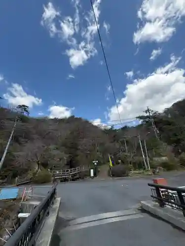 鬼岩の{uncategorized: "未分類", other: "その他", undefined: "問題あり", building: "その他建物", grave: "お墓", sacred_gate: "鳥居", guardian: "狛犬", statue: "像", buddha: "仏像", history: "歴史", nature: "自然", garden: "庭園", animal: "動物", pagoda: "塔", temizu: "手水舎", mountain_gate: "山門・神門", sanctuary: "本殿・本堂", subordinate: "末社・摂社", art: "芸術", scenery: "景色", jizo: "地蔵", ema: "絵馬", goshuin: "御朱印", omikuji: "おみくじ", items: "授与品その他", amulet: "お守り", goshuincho: "御朱印帳", eats: "食事", festival: "お祭り", votive_dance: "神楽", shichigosan: "七五三参", wedding: "結婚式", experience: "体験その他", initially: "初詣", around: "周辺", anti_infection: "感染症対策"}