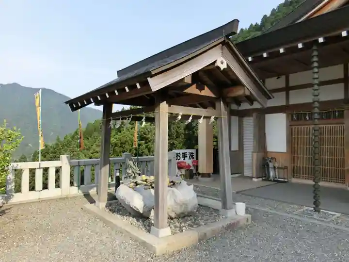丹生川上神社(上社)の手水舎