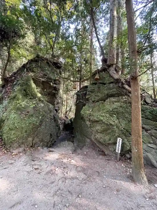 室生龍穴神社(奈良県)