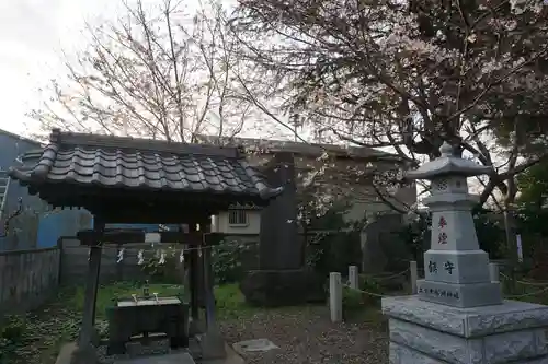 上青木氷川神社の手水