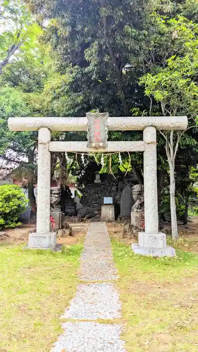 当代島稲荷神社の鳥居
