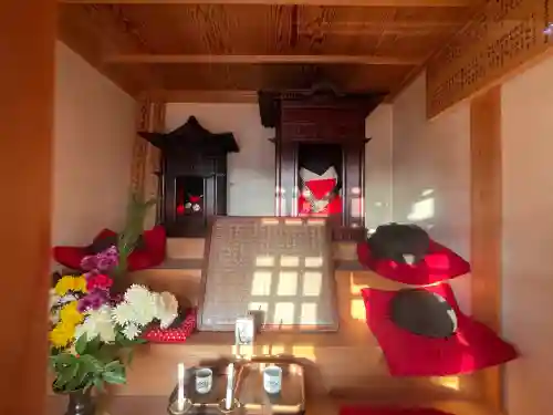 生水の地蔵堂の{uncategorized: "未分類", other: "その他", undefined: "問題あり", building: "その他建物", grave: "お墓", sacred_gate: "鳥居", guardian: "狛犬", statue: "像", buddha: "仏像", history: "歴史", nature: "自然", garden: "庭園", animal: "動物", pagoda: "塔", temizu: "手水舎", mountain_gate: "山門・神門", sanctuary: "本殿・本堂", subordinate: "末社・摂社", art: "芸術", scenery: "景色", jizo: "地蔵", ema: "絵馬", goshuin: "御朱印", omikuji: "おみくじ", items: "授与品その他", amulet: "お守り", goshuincho: "御朱印帳", eats: "食事", festival: "お祭り", votive_dance: "神楽", shichigosan: "七五三参", wedding: "結婚式", experience: "体験その他", initially: "初詣", around: "周辺", anti_infection: "感染症対策"}