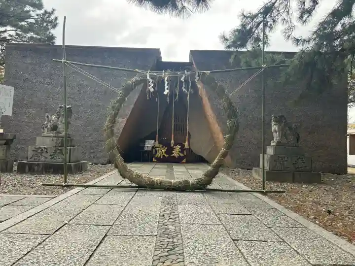 鳥飼八幡宮の{uncategorized: "未分類", other: "その他", undefined: "問題あり", building: "その他建物", grave: "お墓", sacred_gate: "鳥居", guardian: "狛犬", statue: "像", buddha: "仏像", history: "歴史", nature: "自然", garden: "庭園", animal: "動物", pagoda: "塔", temizu: "手水舎", mountain_gate: "山門・神門", sanctuary: "本殿・本堂", subordinate: "末社・摂社", art: "芸術", scenery: "景色", jizo: "地蔵", ema: "絵馬", goshuin: "御朱印", omikuji: "おみくじ", items: "授与品その他", amulet: "お守り", goshuincho: "御朱印帳", eats: "食事", festival: "お祭り", votive_dance: "神楽", shichigosan: "七五三参", wedding: "結婚式", experience: "体験その他", initially: "初詣", around: "周辺", anti_infection: "感染症対策"}