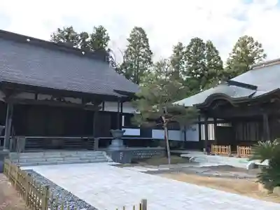 岩田寺の本殿・本堂