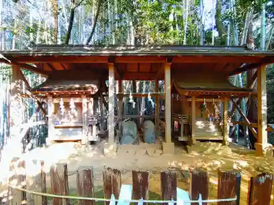 飛鳥坐神社の末社・摂社