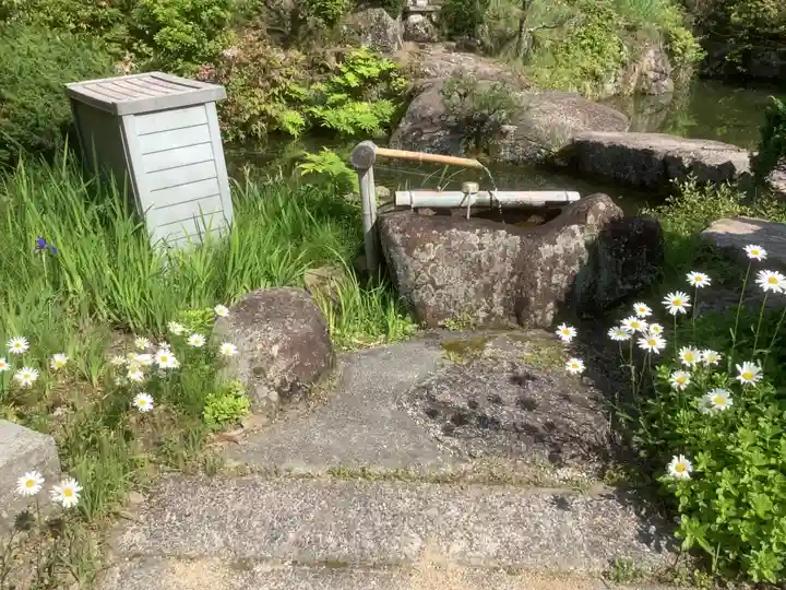 曽野稲荷神社の手水舎