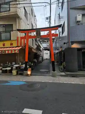 伏見稲荷神社の{uncategorized: "未分類", other: "その他", undefined: "問題あり", building: "その他建物", grave: "お墓", sacred_gate: "鳥居", guardian: "狛犬", statue: "像", buddha: "仏像", history: "歴史", nature: "自然", garden: "庭園", animal: "動物", pagoda: "塔", temizu: "手水舎", mountain_gate: "山門・神門", sanctuary: "本殿・本堂", subordinate: "末社・摂社", art: "芸術", scenery: "景色", jizo: "地蔵", ema: "絵馬", goshuin: "御朱印", omikuji: "おみくじ", items: "授与品その他", amulet: "お守り", goshuincho: "御朱印帳", eats: "食事", festival: "お祭り", votive_dance: "神楽", shichigosan: "七五三参", wedding: "結婚式", experience: "体験その他", initially: "初詣", around: "周辺", anti_infection: "感染症対策"}