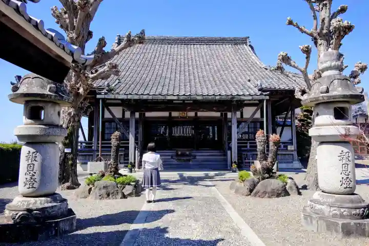 明栄寺(明榮寺)の{uncategorized: "未分類", other: "その他", undefined: "問題あり", building: "その他建物", grave: "お墓", sacred_gate: "鳥居", guardian: "狛犬", statue: "像", buddha: "仏像", history: "歴史", nature: "自然", garden: "庭園", animal: "動物", pagoda: "塔", temizu: "手水舎", mountain_gate: "山門・神門", sanctuary: "本殿・本堂", subordinate: "末社・摂社", art: "芸術", scenery: "景色", jizo: "地蔵", ema: "絵馬", goshuin: "御朱印", omikuji: "おみくじ", items: "授与品その他", amulet: "お守り", goshuincho: "御朱印帳", eats: "食事", festival: "お祭り", votive_dance: "神楽", shichigosan: "七五三参", wedding: "結婚式", experience: "体験その他", initially: "初詣", around: "周辺", anti_infection: "感染症対策"}