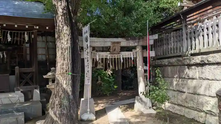 飛木稲荷神社の末社・摂社