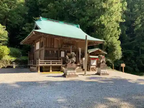 吾那神社の本殿・本堂