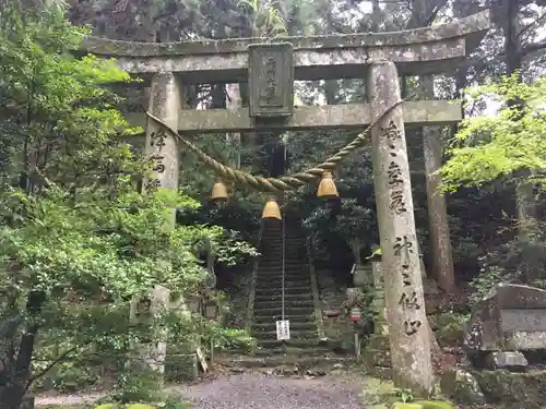 両子寺の鳥居