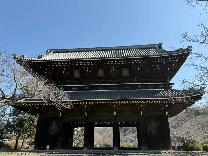 根来寺の{uncategorized: "未分類", other: "その他", undefined: "問題あり", building: "その他建物", grave: "お墓", sacred_gate: "鳥居", guardian: "狛犬", statue: "像", buddha: "仏像", history: "歴史", nature: "自然", garden: "庭園", animal: "動物", pagoda: "塔", temizu: "手水舎", mountain_gate: "山門・神門", sanctuary: "本殿・本堂", subordinate: "末社・摂社", art: "芸術", scenery: "景色", jizo: "地蔵", ema: "絵馬", goshuin: "御朱印", omikuji: "おみくじ", items: "授与品その他", amulet: "お守り", goshuincho: "御朱印帳", eats: "食事", festival: "お祭り", votive_dance: "神楽", shichigosan: "七五三参", wedding: "結婚式", experience: "体験その他", initially: "初詣", around: "周辺", anti_infection: "感染症対策"}